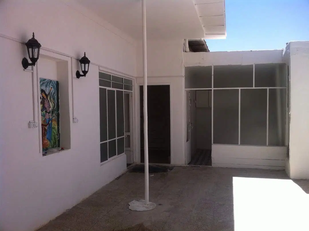 فروش۴۰ متر تجاری و ۱۰۰ متر مسکونی