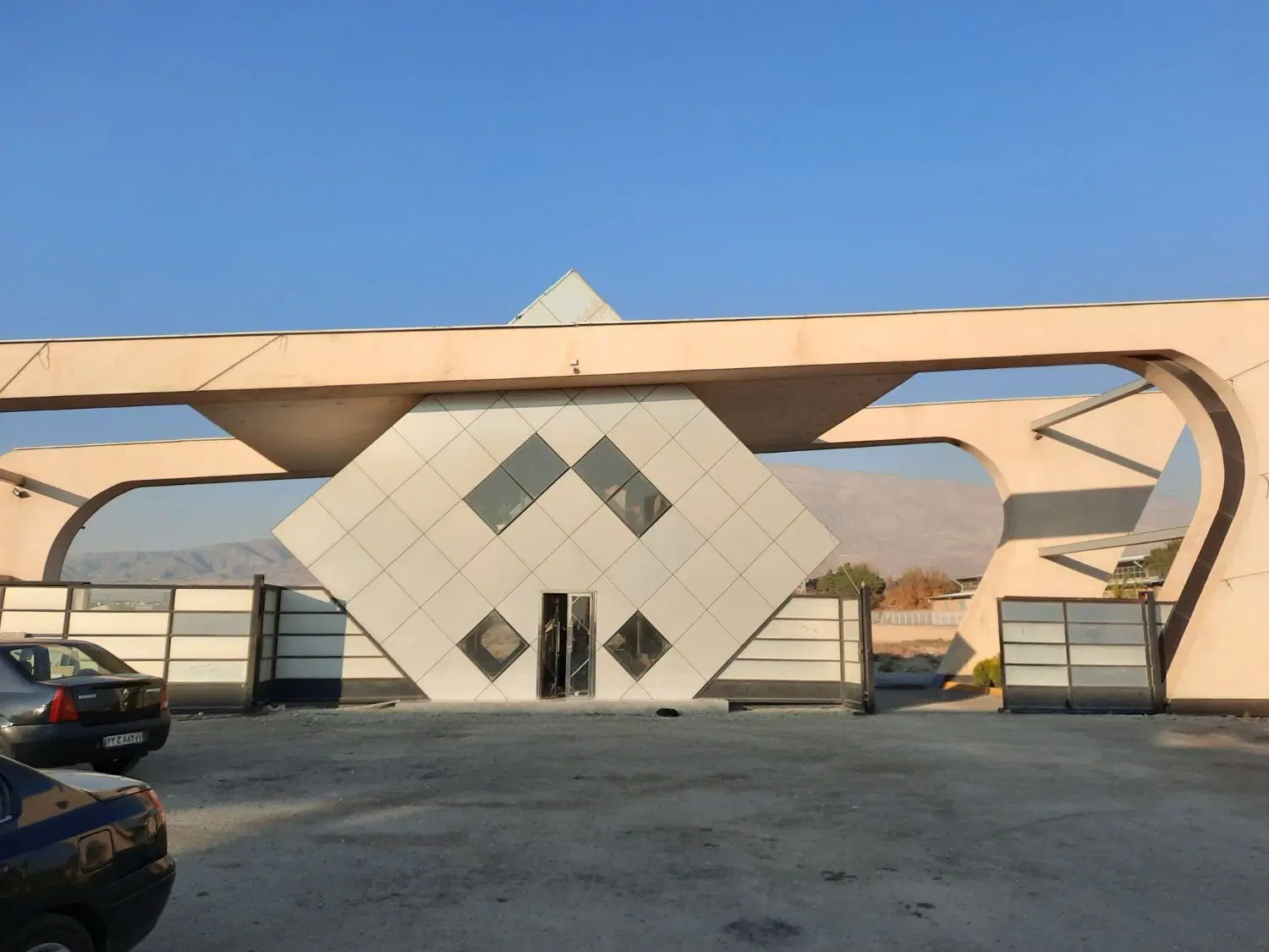 فروش ۵۰۰۰متر سوله شیک صنعتی جاده مخصوص