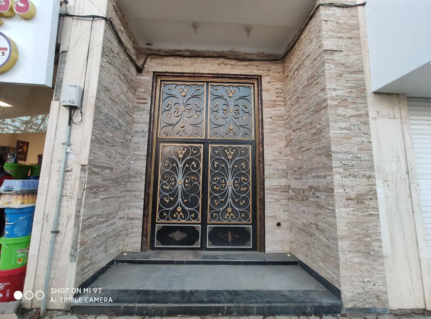 رهن واحد ۱۵۰ متری خدماتی اداری