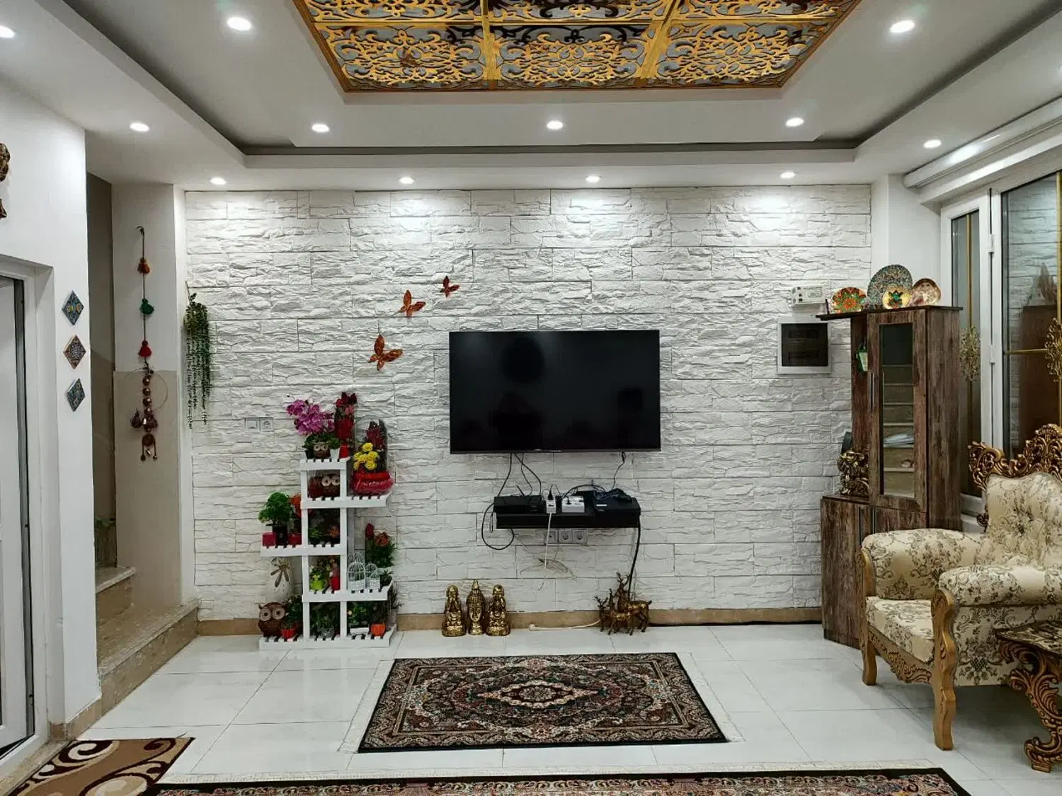منزل دوطبقه سنددار. با یک اشتراک آب و برق .