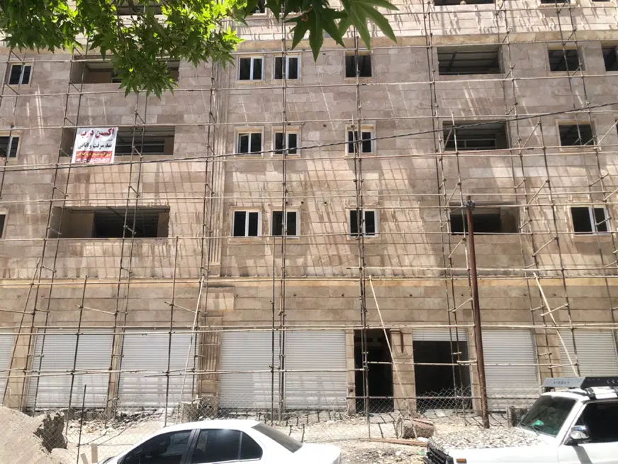 فروش فوری مغازه نوساز بر خیابان اصلی