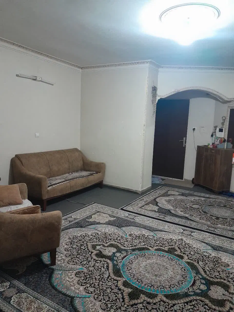 یک واحد ۶۰متری با پارکینگ