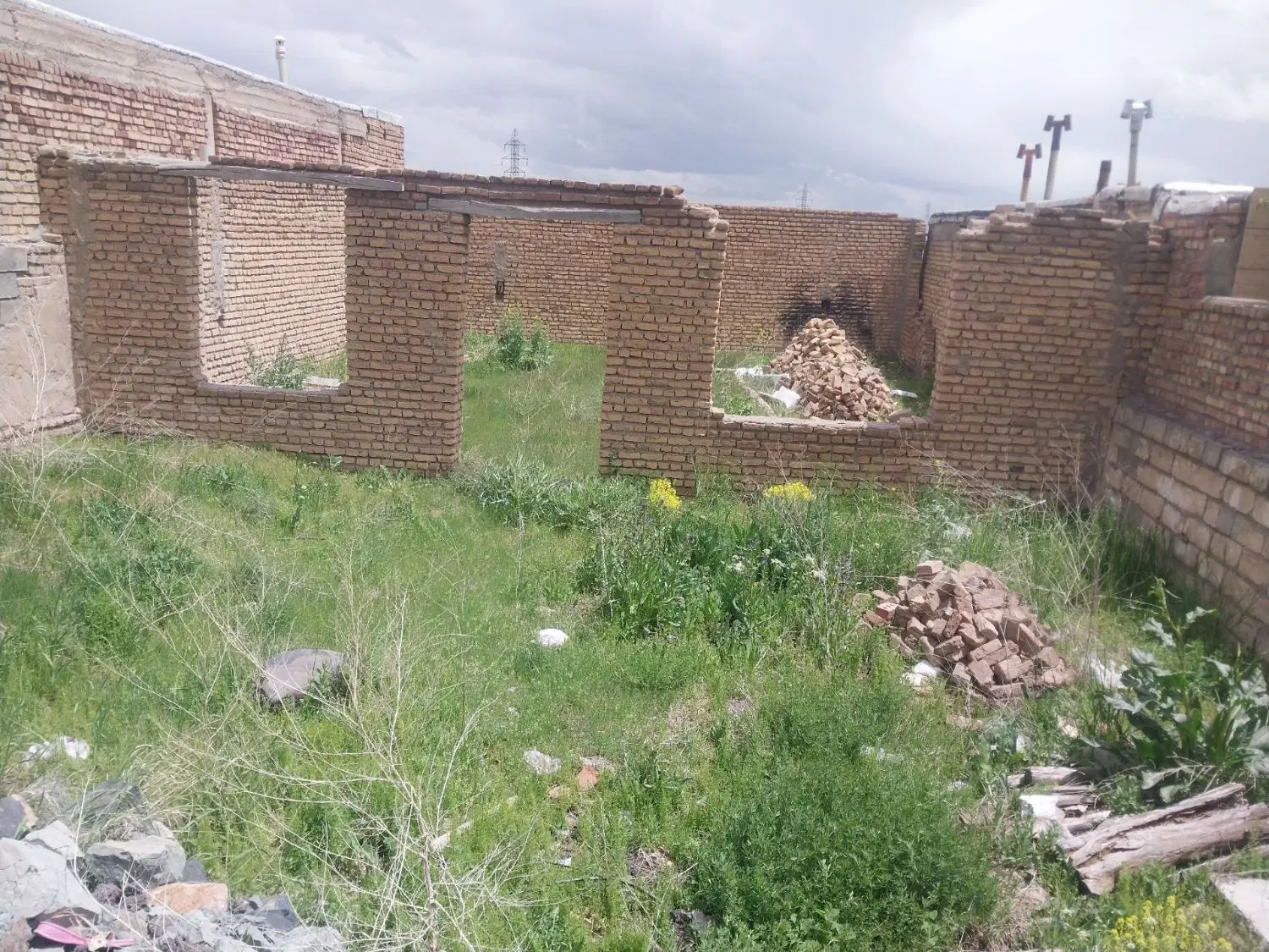 زمین مسکونی