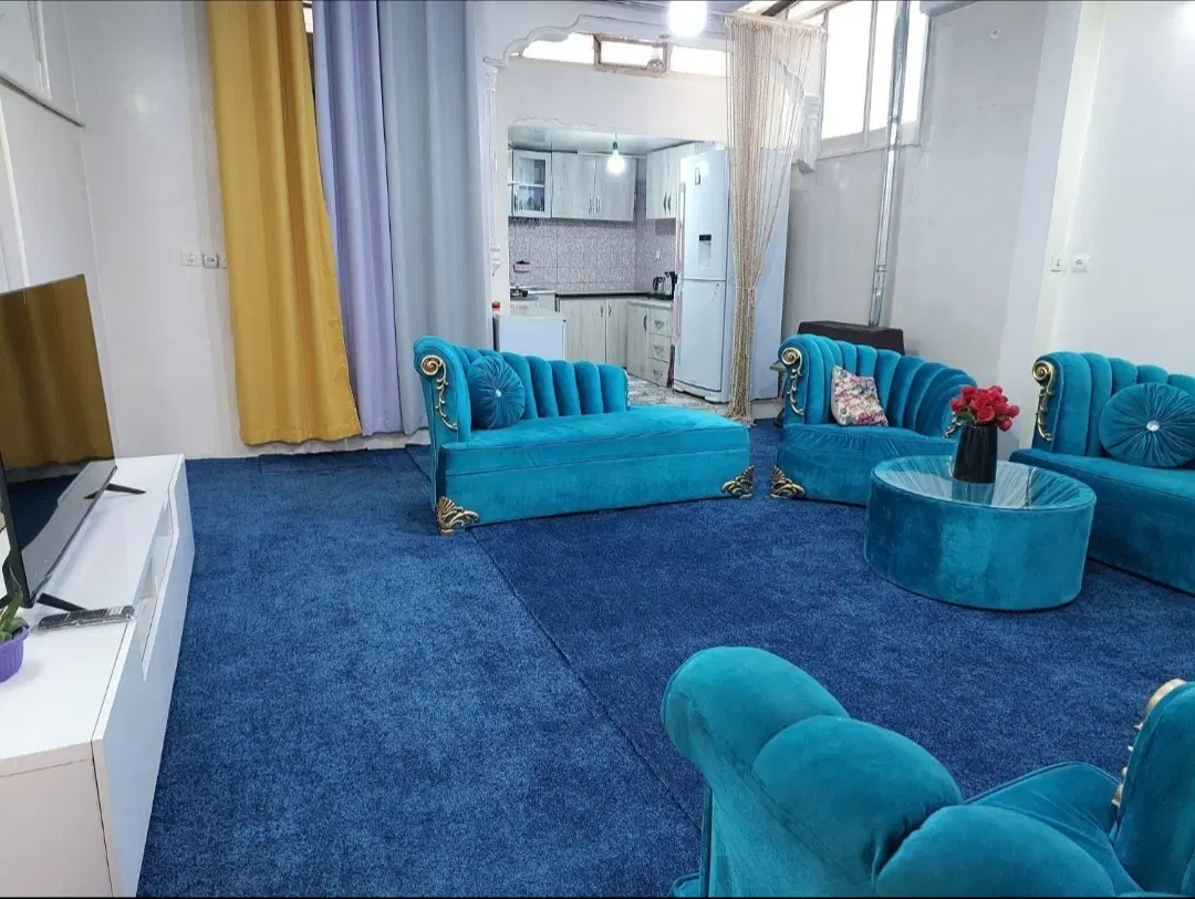 هم خانه خانم فقط
