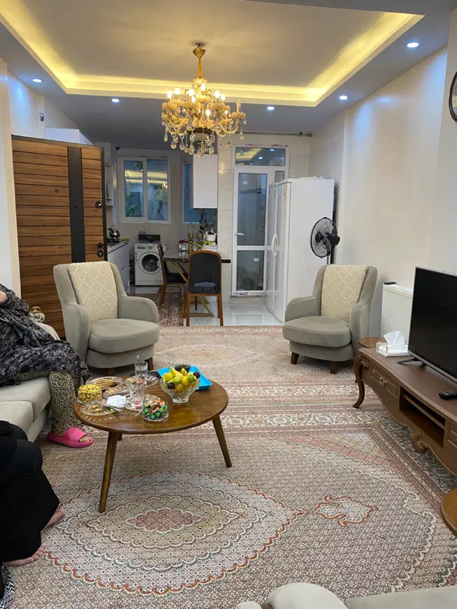 ۸۰متر _ دوخواب _پارکینگ سندی