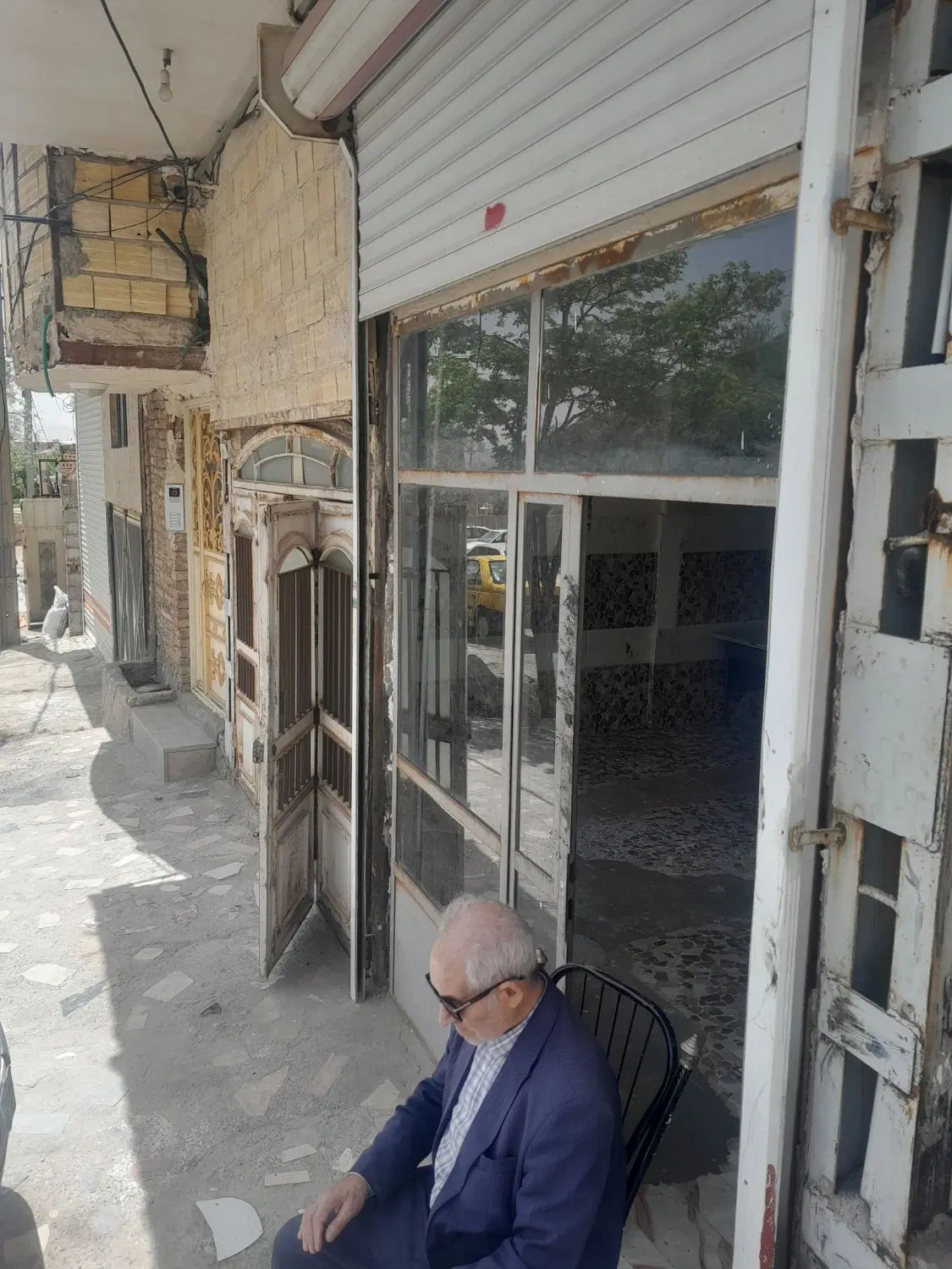 مغازه به متراژتقریبا۳۰مترپیش پرداخت ۳۰ماهی۱۵تمن