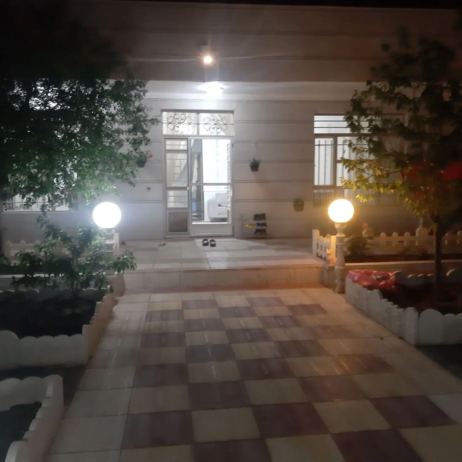 اجاره رهن باغچه ویلایی در شهر قدمگاه زبرخان