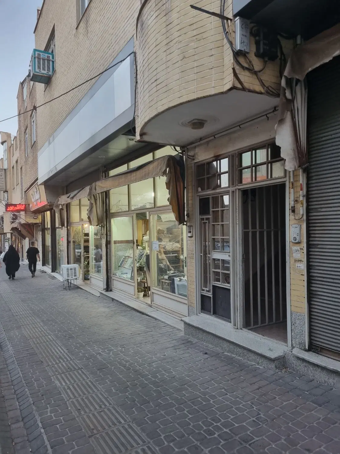 فروش واحد تجاری