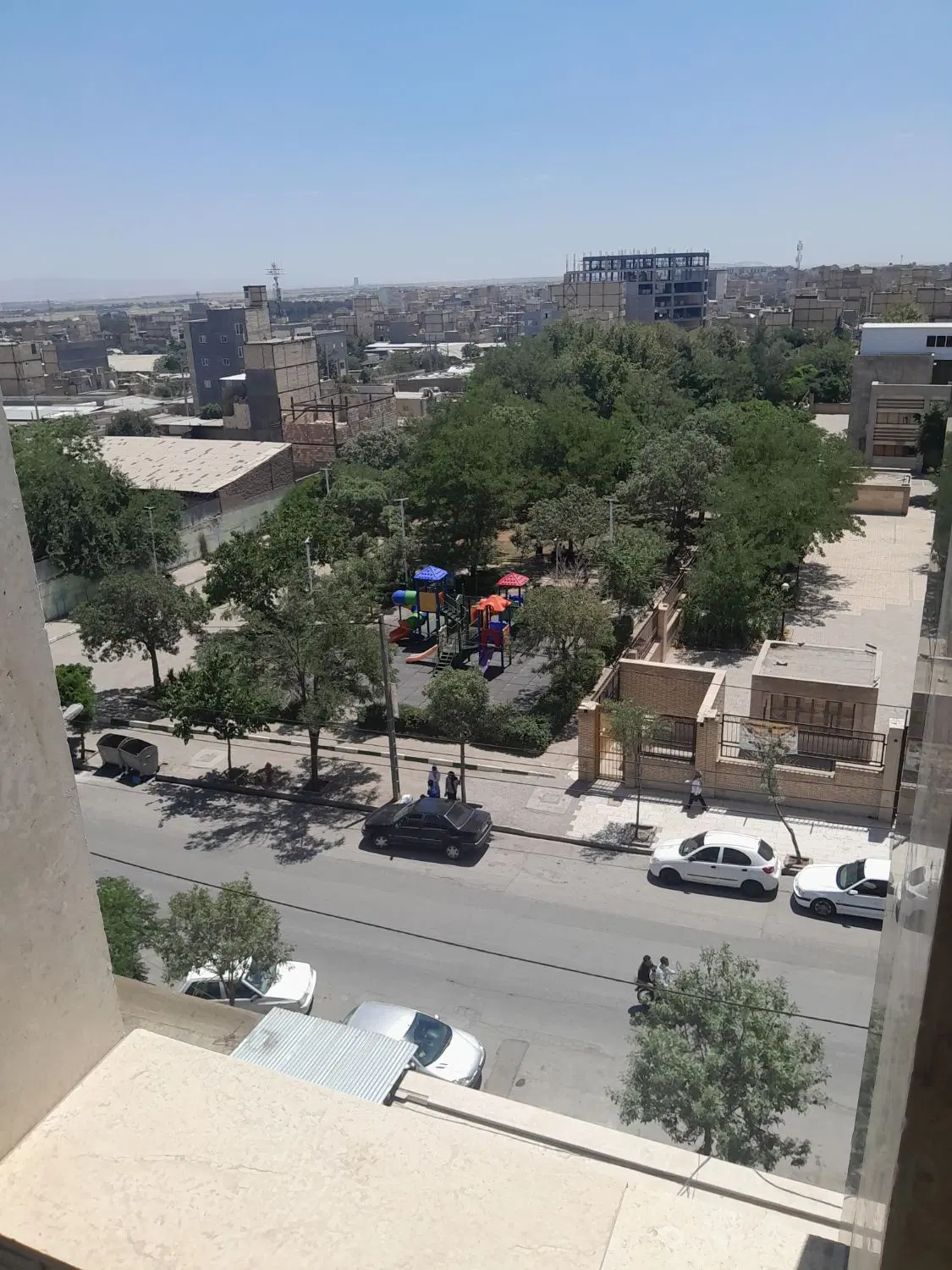 آپارتمان ۱۰۰متردوخواب صفر
