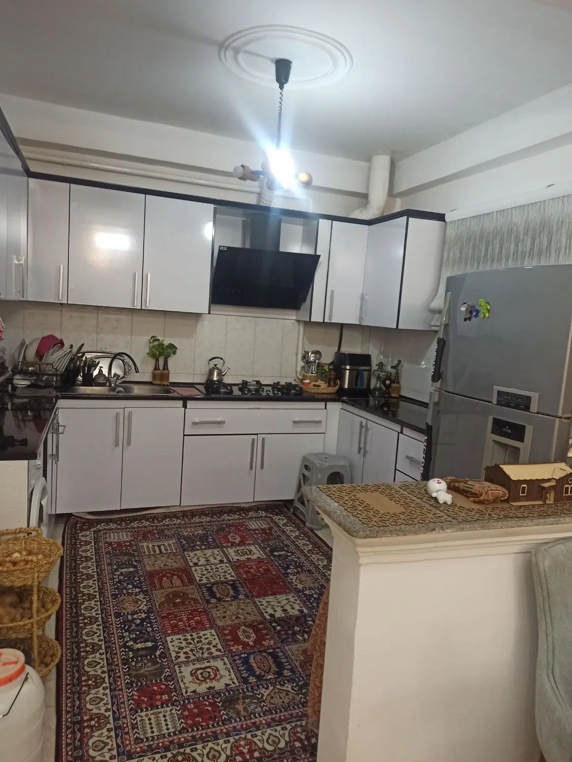 آپارتمان ۸۵متری مستقل در میدان چای