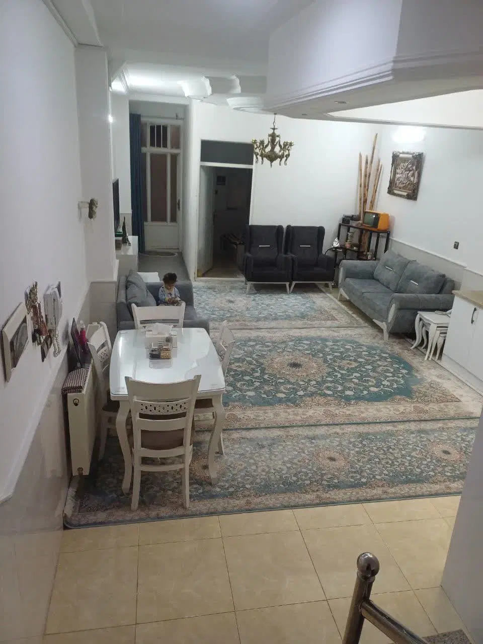 زیرزمین دوخوابه با دوتا انباری