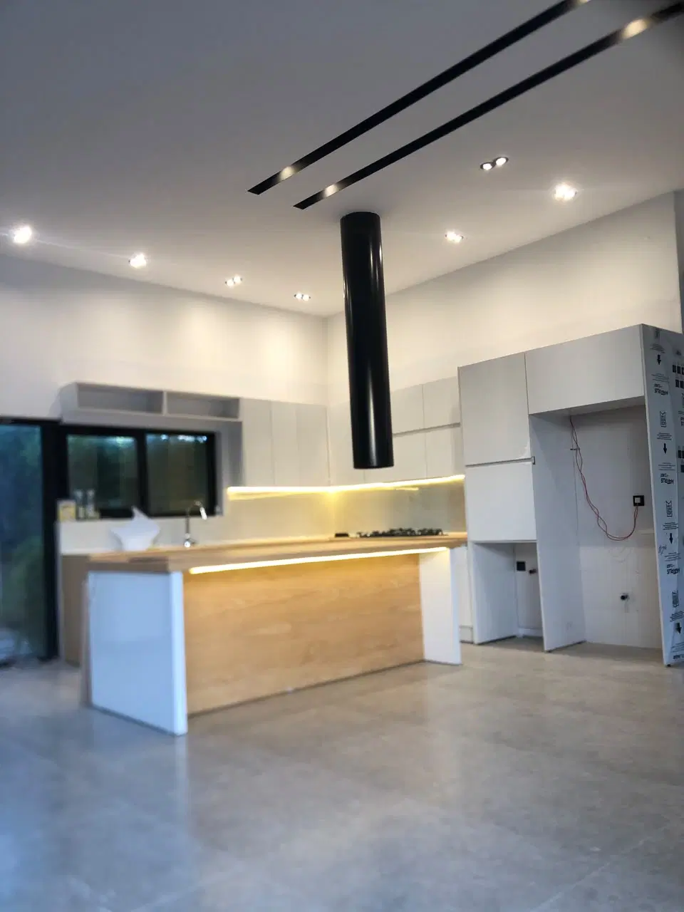 80مترطبقه دو نما،1خواب با پارکینگ ،سروستان