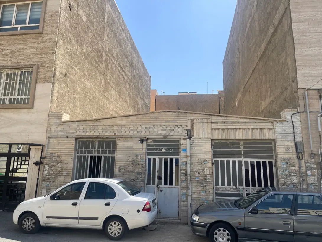فروش ۲۲۵ متر ویلایی دور میدان گودی ۱۰ متر بر