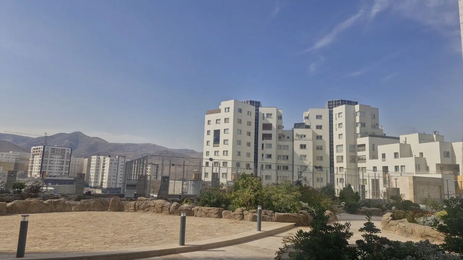 برج نیایش ۱۲۱ متری