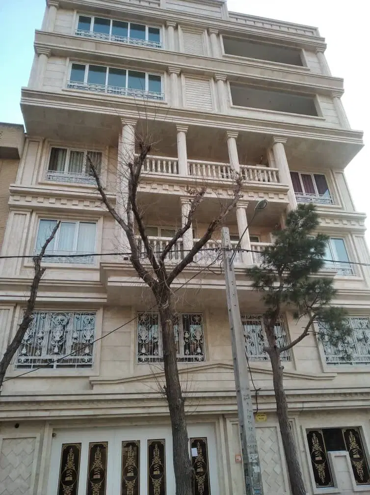۶۴ متر نوساز کلید نخورده دو قدمی بلوار باغستان