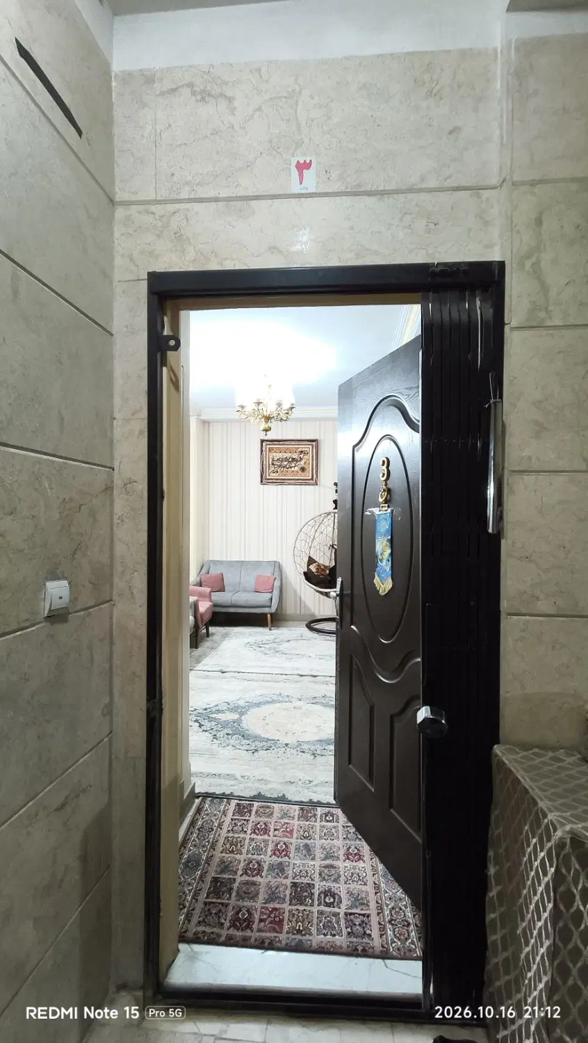 آپارتمان 47متر_پارکینگ سندی_آسانسور_انباری