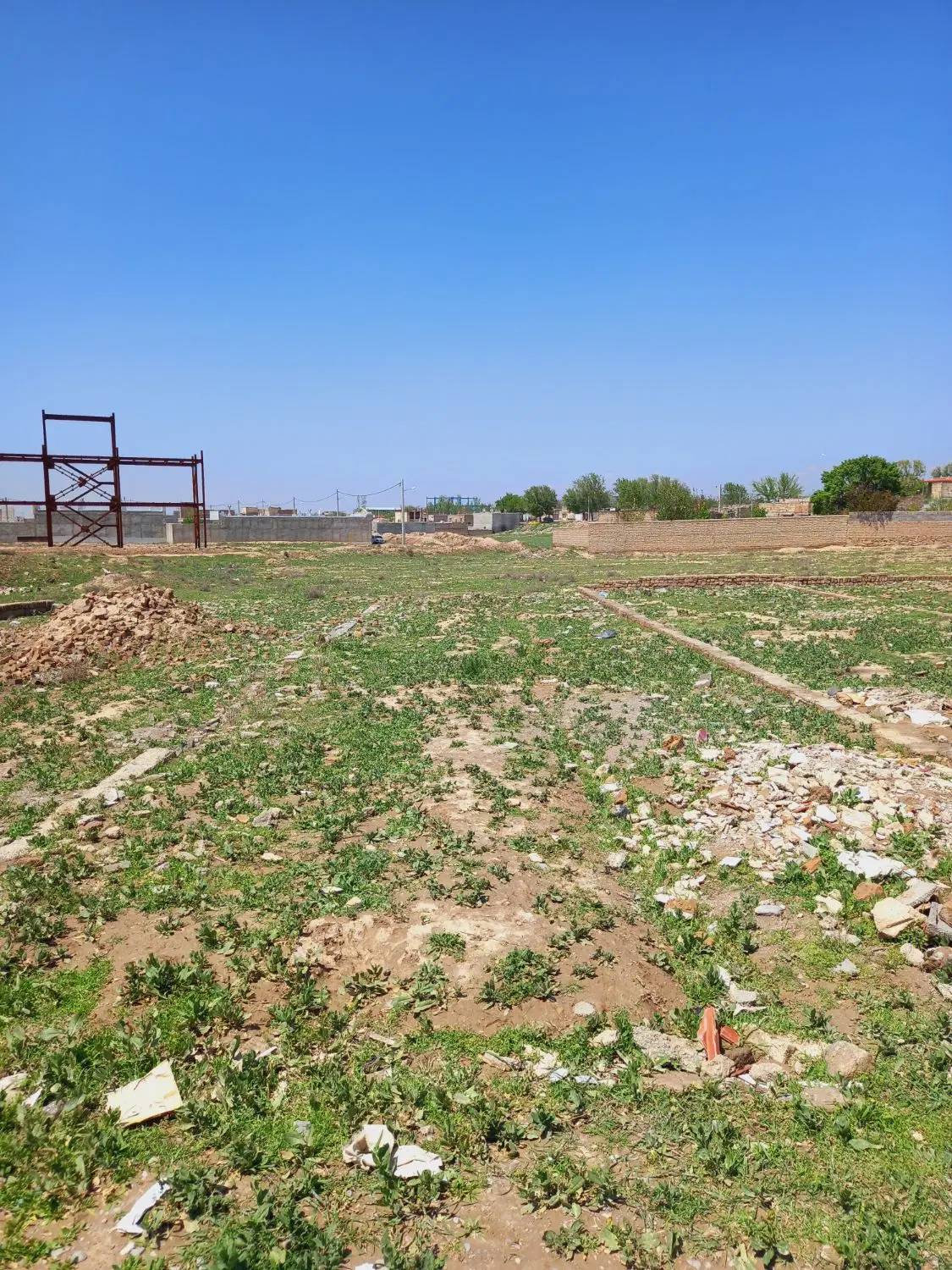 زمین فروشی