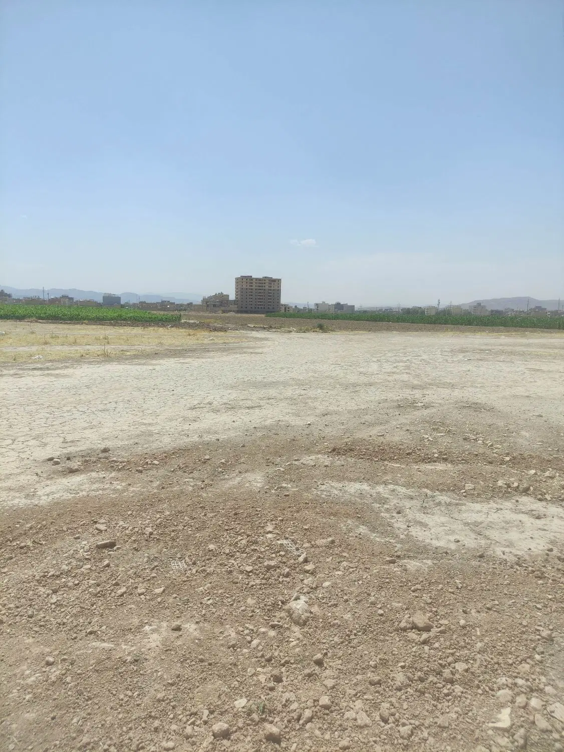 زمین 200متری درب حیاط