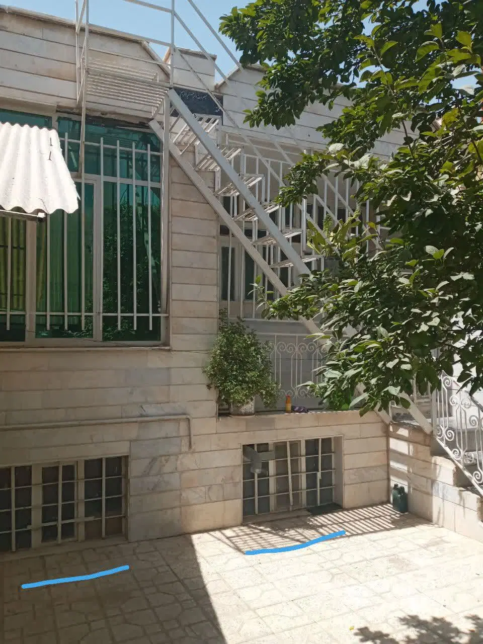 خانه ویلایی با زیرزمین ۱۱۰متری جهت کسب کار