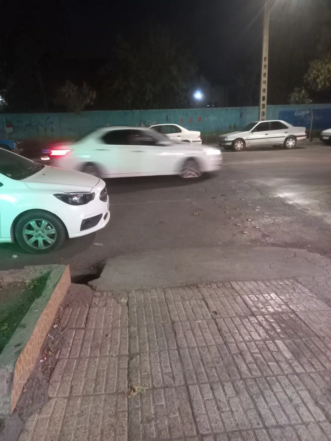 زمین ۲۰۰متر تک برگ سند