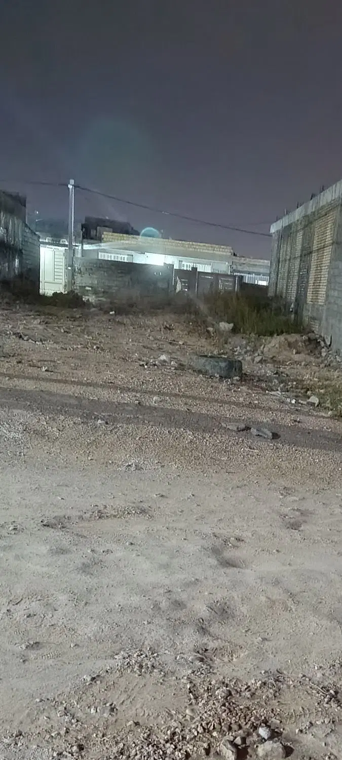 یه قطعه زمین 200 متر مربع