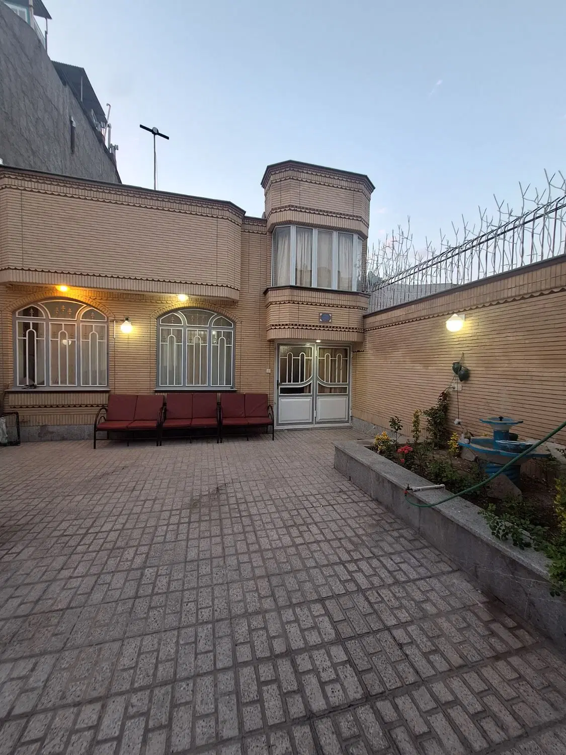 ویلایی شیک ۲۰۵ متربوستان