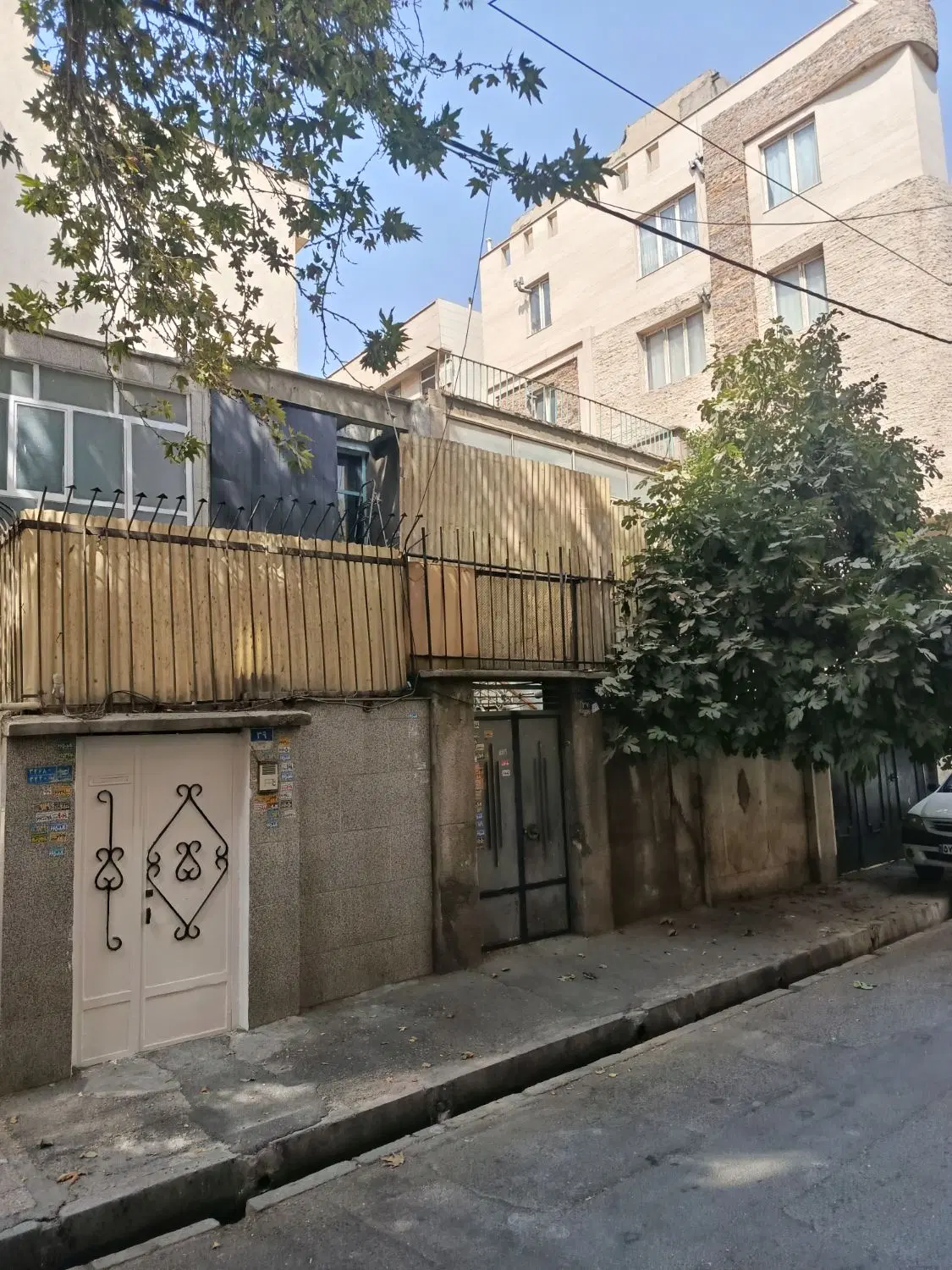 43 متر کلنگی قابل سکونت و قابل تجمیع