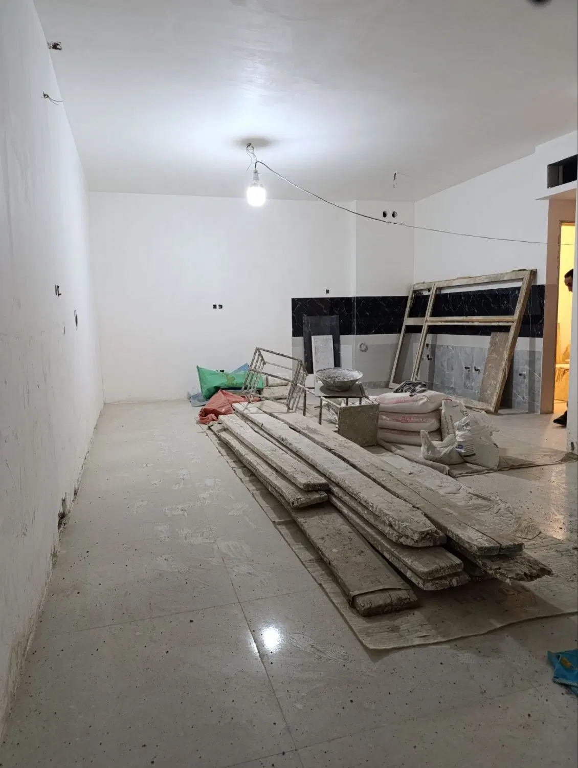 فروش مسکونی ۹۵ متری حاجی اباد