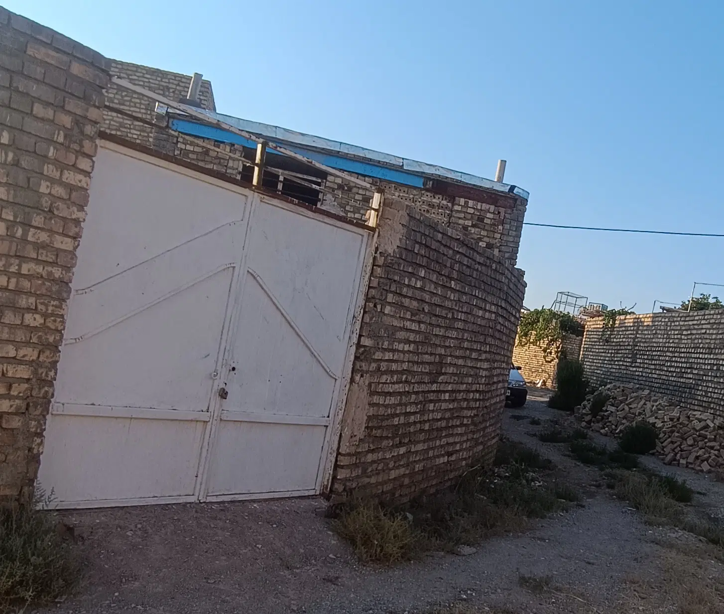 زمین و خانه فروشی در آغوی