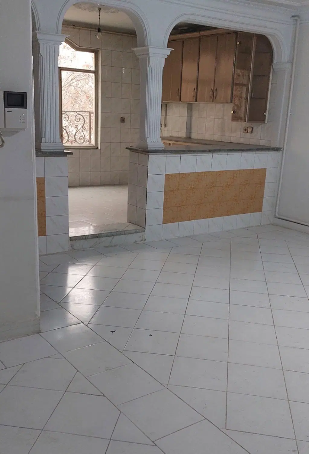 آپارتمان ۸۲متری کرشته