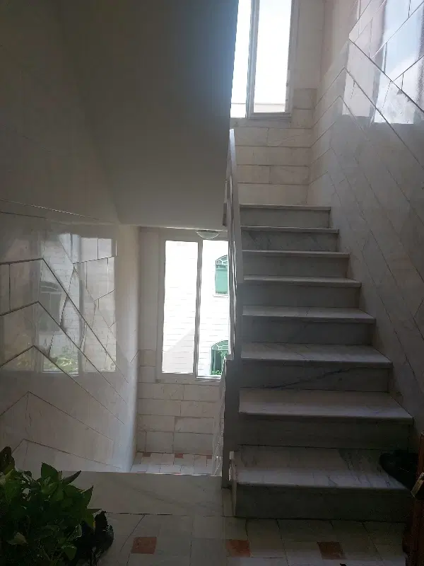 آپارتمان ۱۰۲ متری واقع در خیابان شکوفه