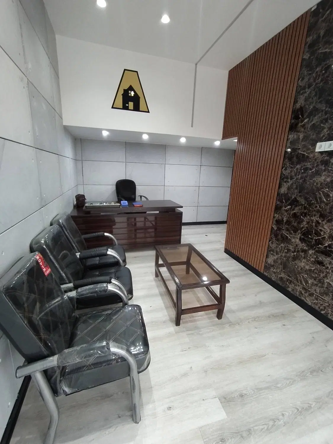 فروش مغازه_ ۱۵ متری_ فلکه استیل
