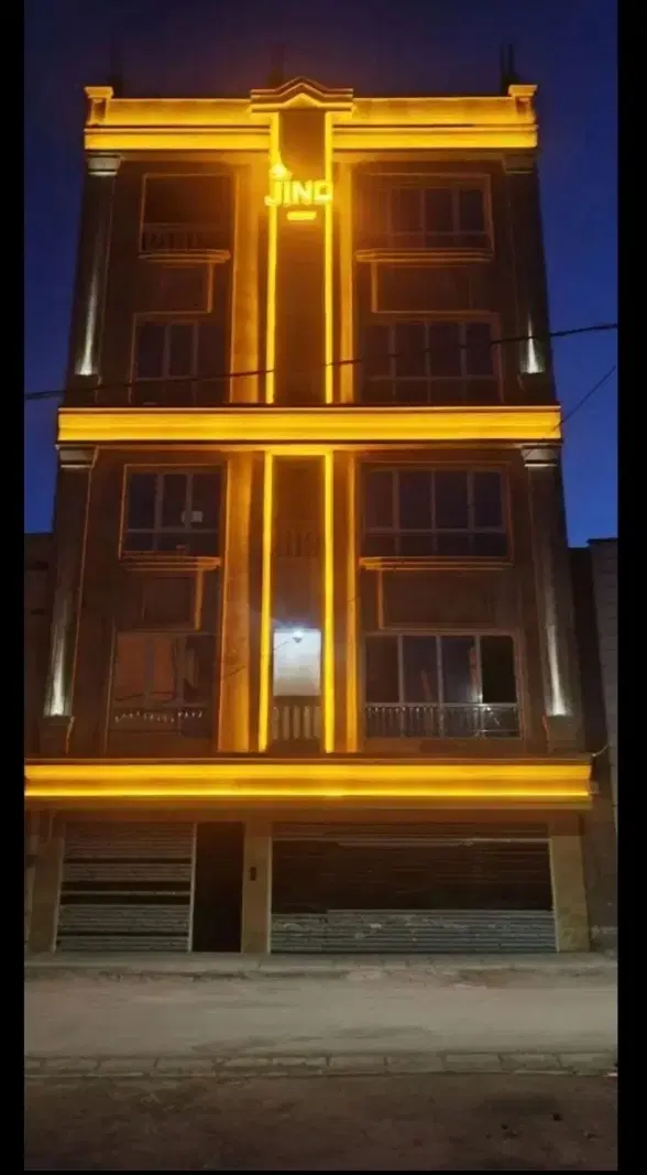 واحد 85م،شهرک ازادگان،نور گیر، با اسانسور