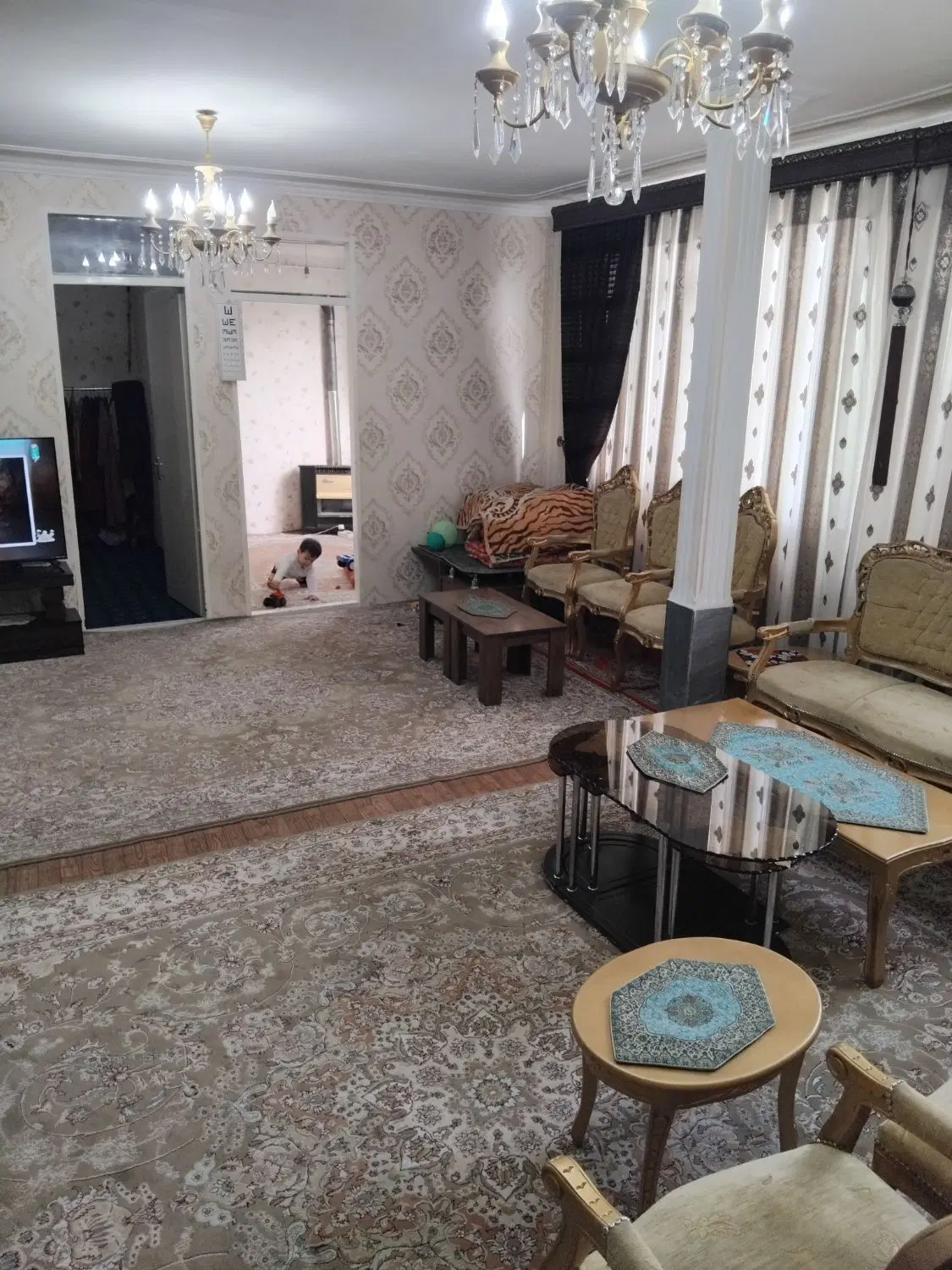 آپارتمان ۱۱۴ متری  عباسی ، شفیع زاده
