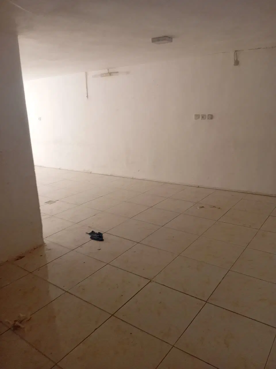 طبقه  پایین اجاره جهت انبار