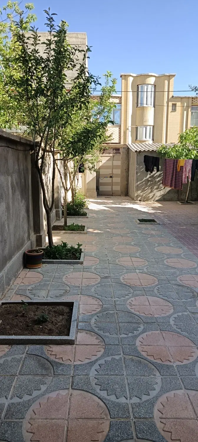 *فروش خانه ویلایی 400 متری گلستان 5 شمالی*