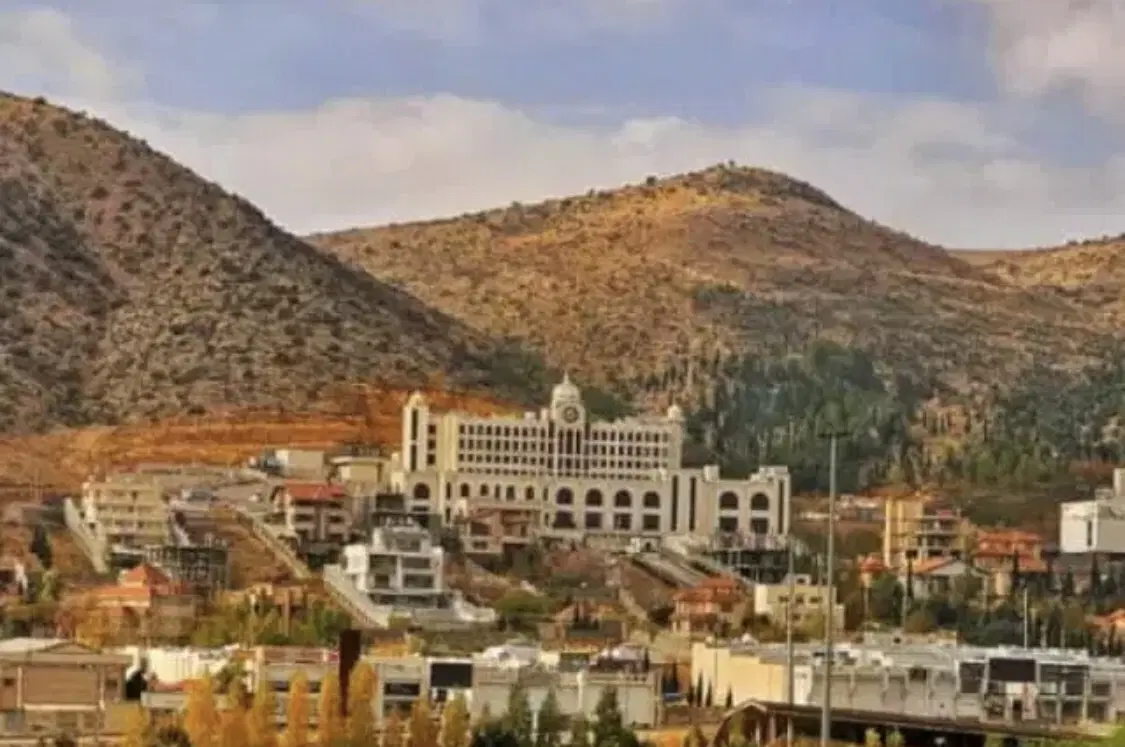 زمین ۱۰۰۰ متری گلبهار