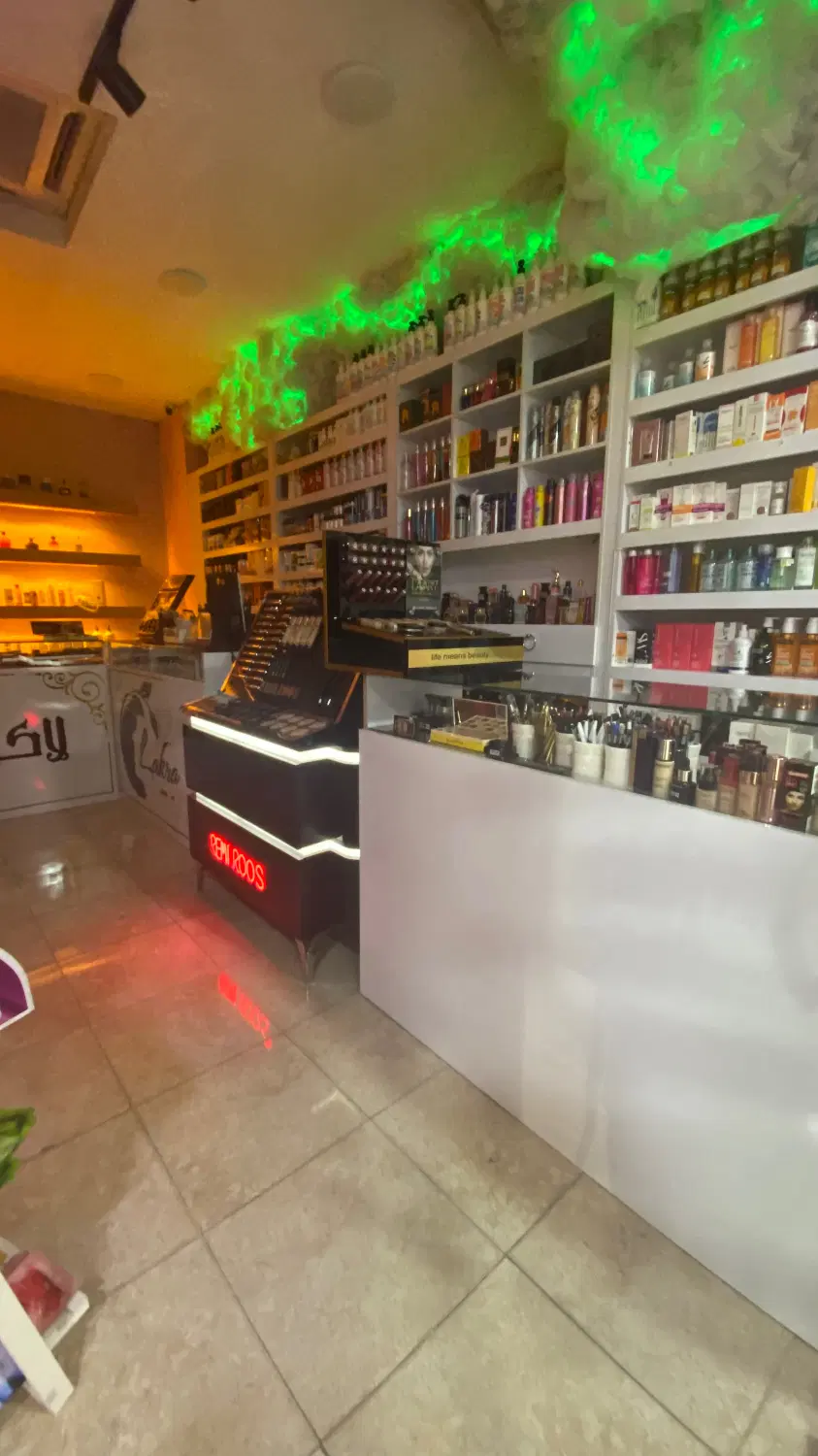 اجاره مغازه و فروش دکور