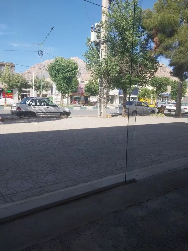 مغازه بر جاده قدیم