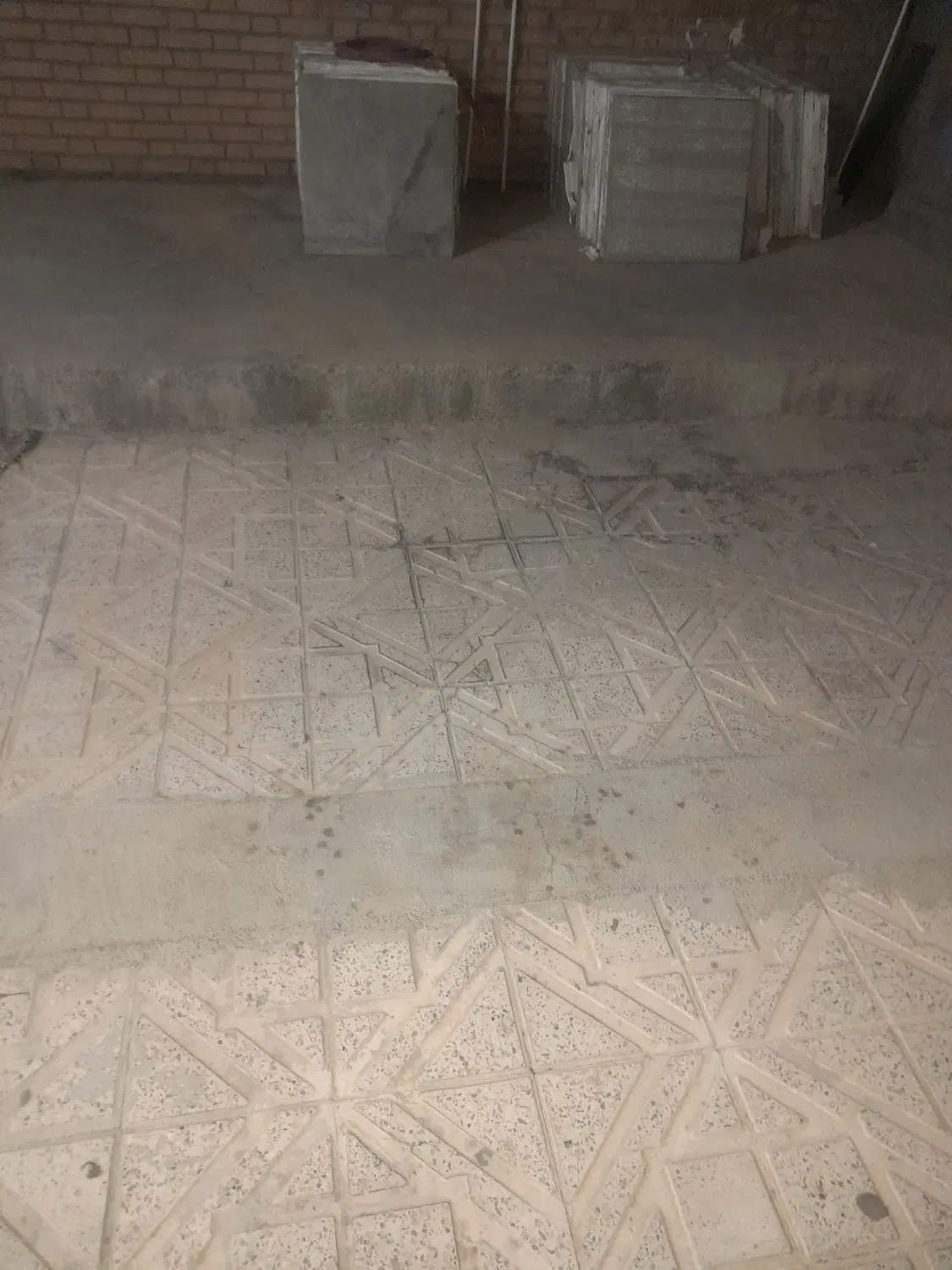 زمین نیایش ۱۰