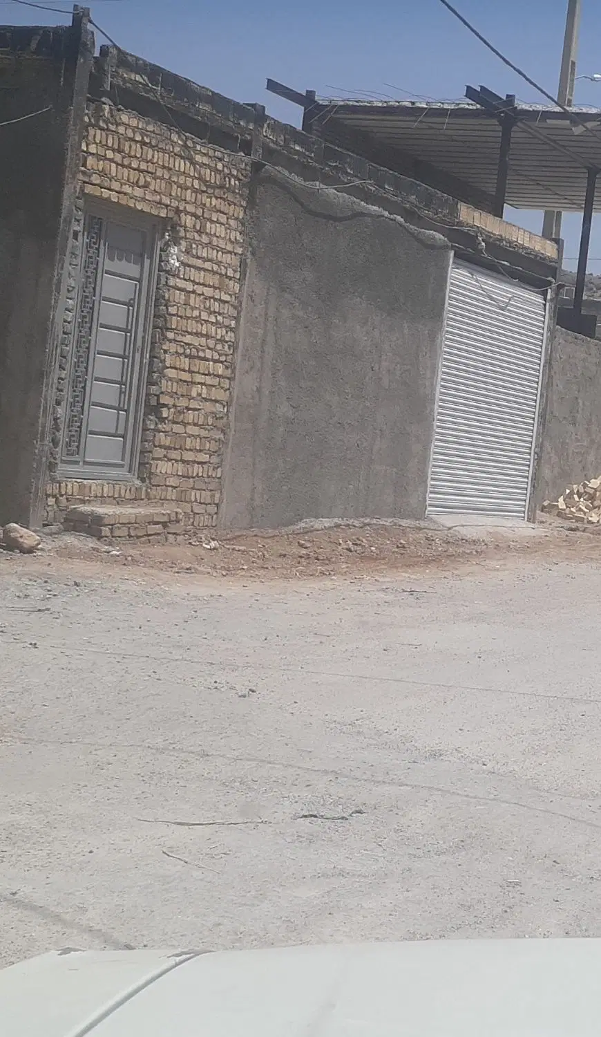 مغازه قطعه دوم ۶۰ متری بغل پمپ بنزین  ولیعصر