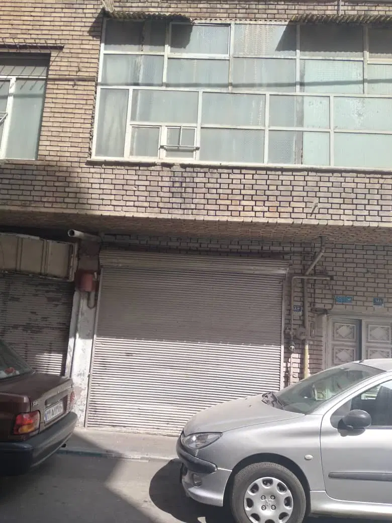 کلنگی دو نبش همراه مغازه