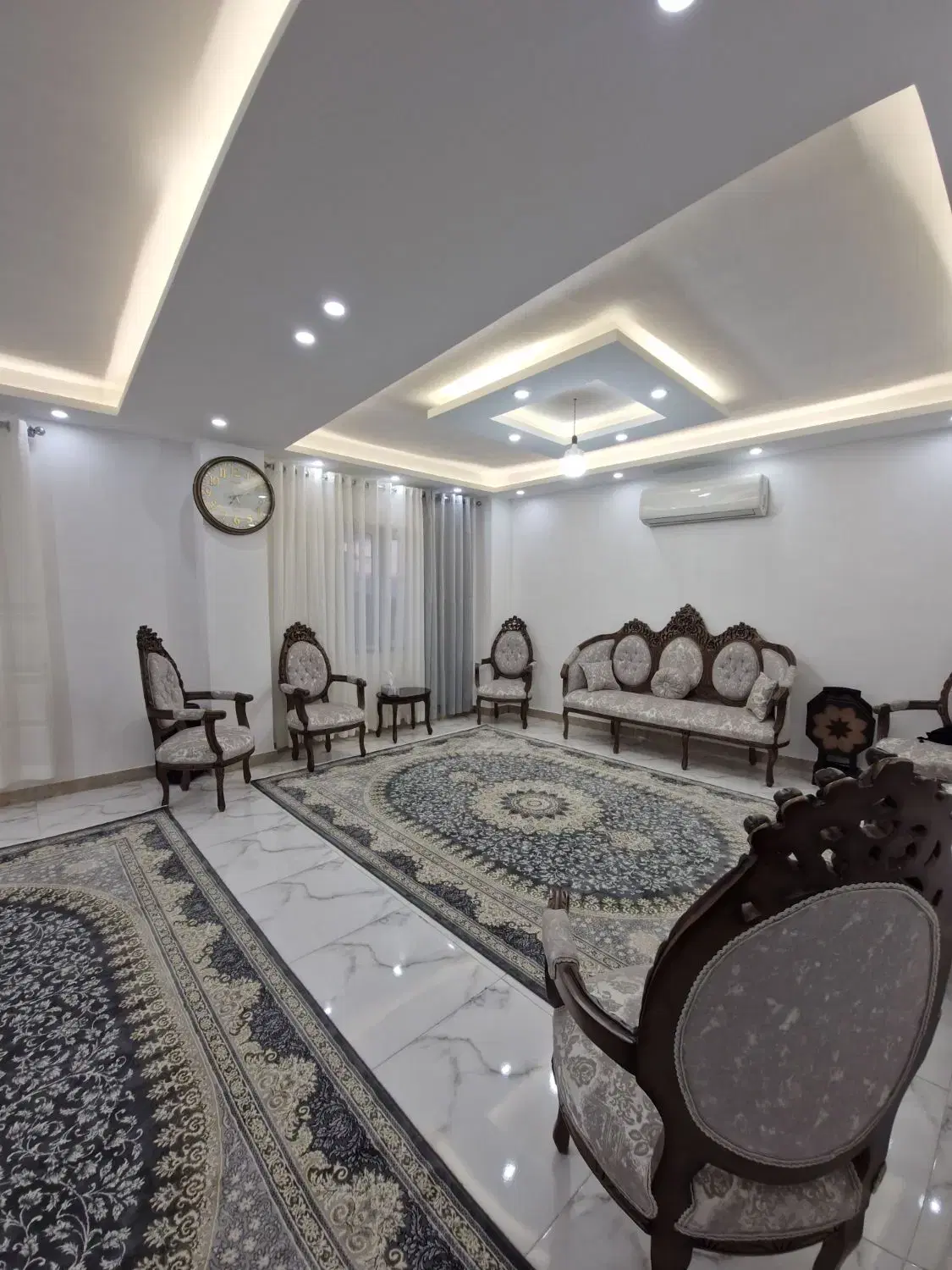 135 متر تک واحدی فول امکانات با پارکینگ اختصاصی