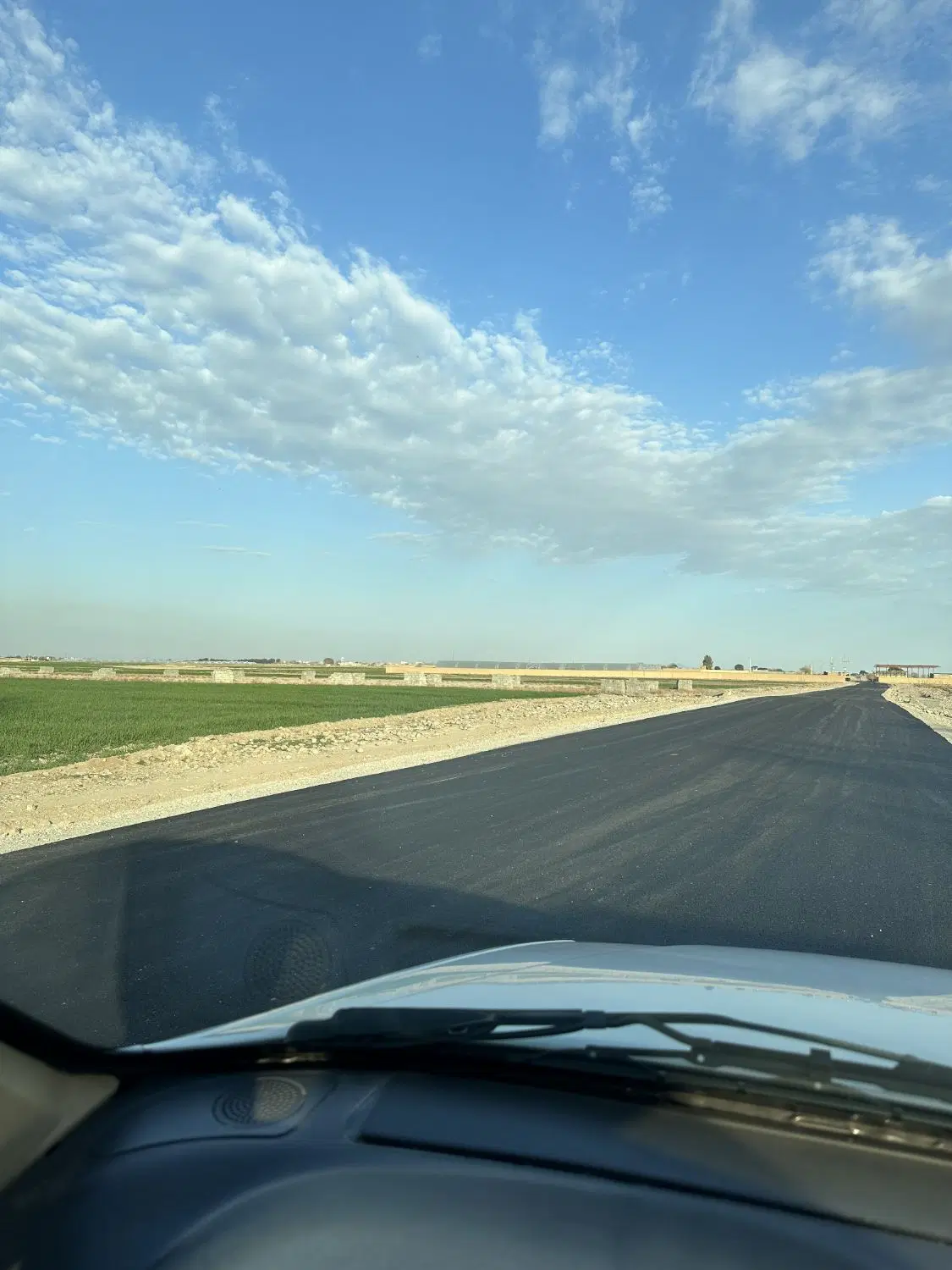زمین ۷۰۰ متری دو نبش جنب کمربندی باغخواص ورامین