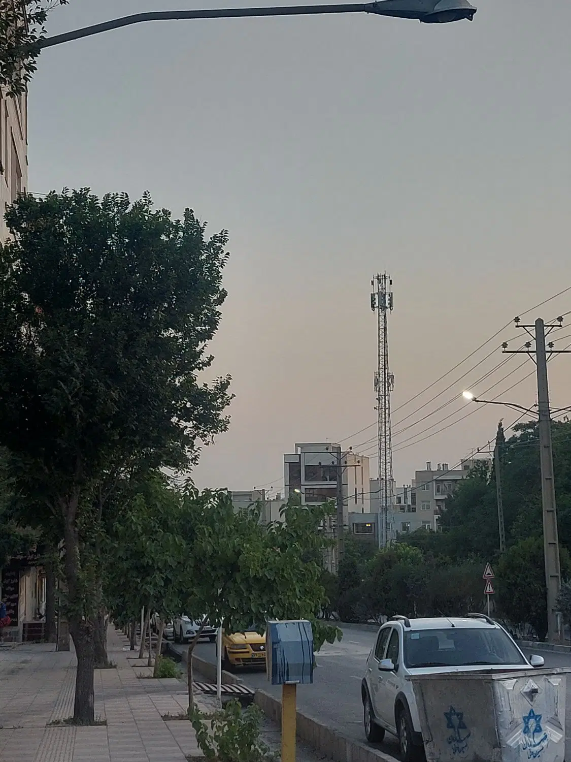 زیرزمین بر اصلی بلوار انرژی اتمی