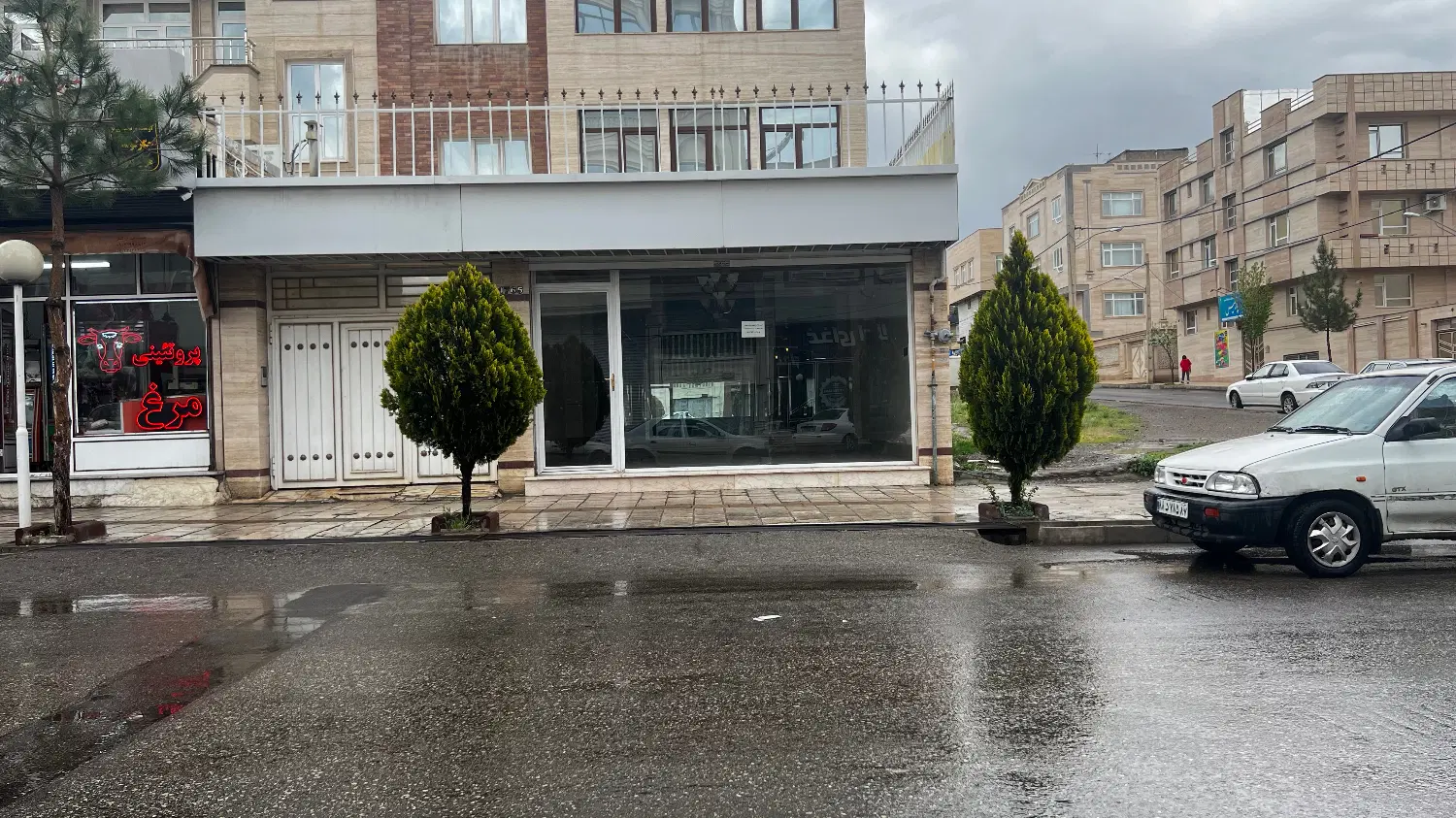 اجاره ملک تجاری بر خ 24متری کوی شهریار