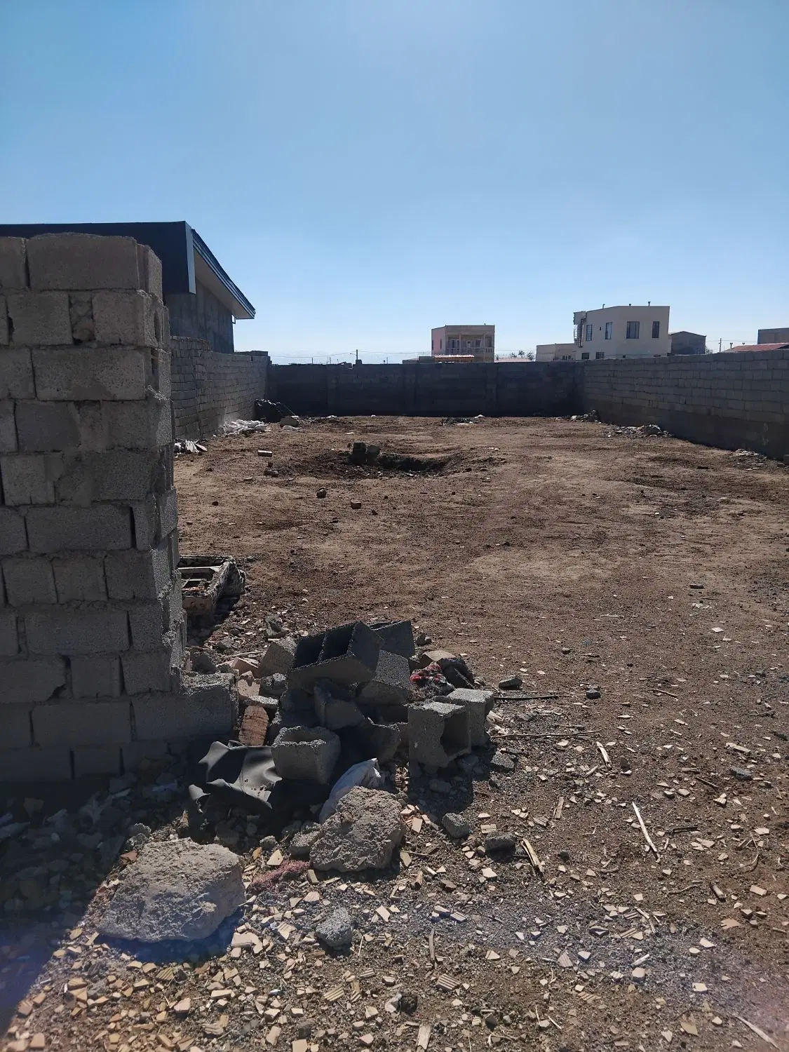 زمین ۸۰۰ متر در روستای سر سبز حسین آباد کرد