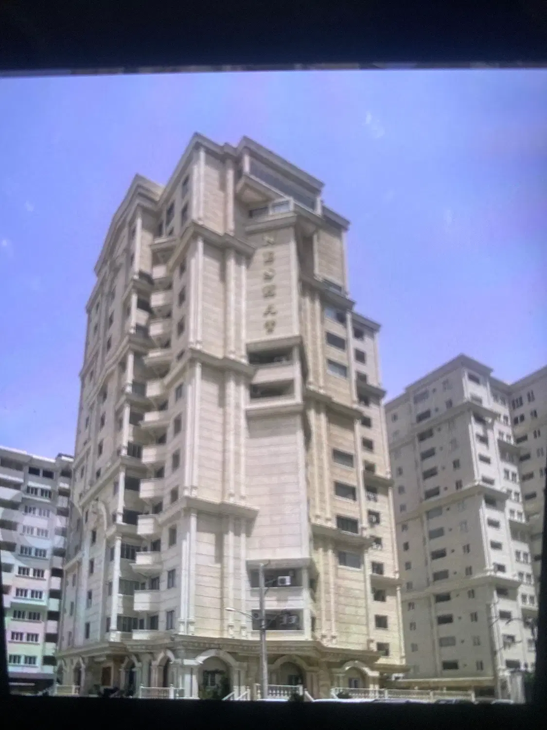 رهن و اجاره آپارتمان ۱۲۵متری در برج نشاط