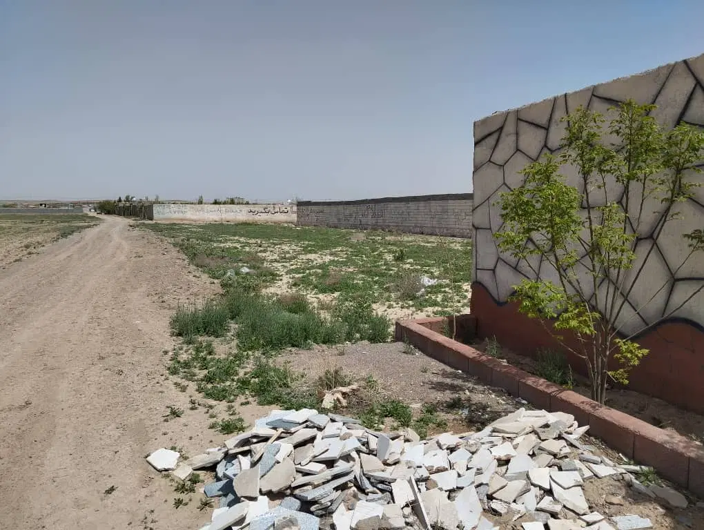 ۱۲۰۰ متر زمین ، شاهنامه ۸۰