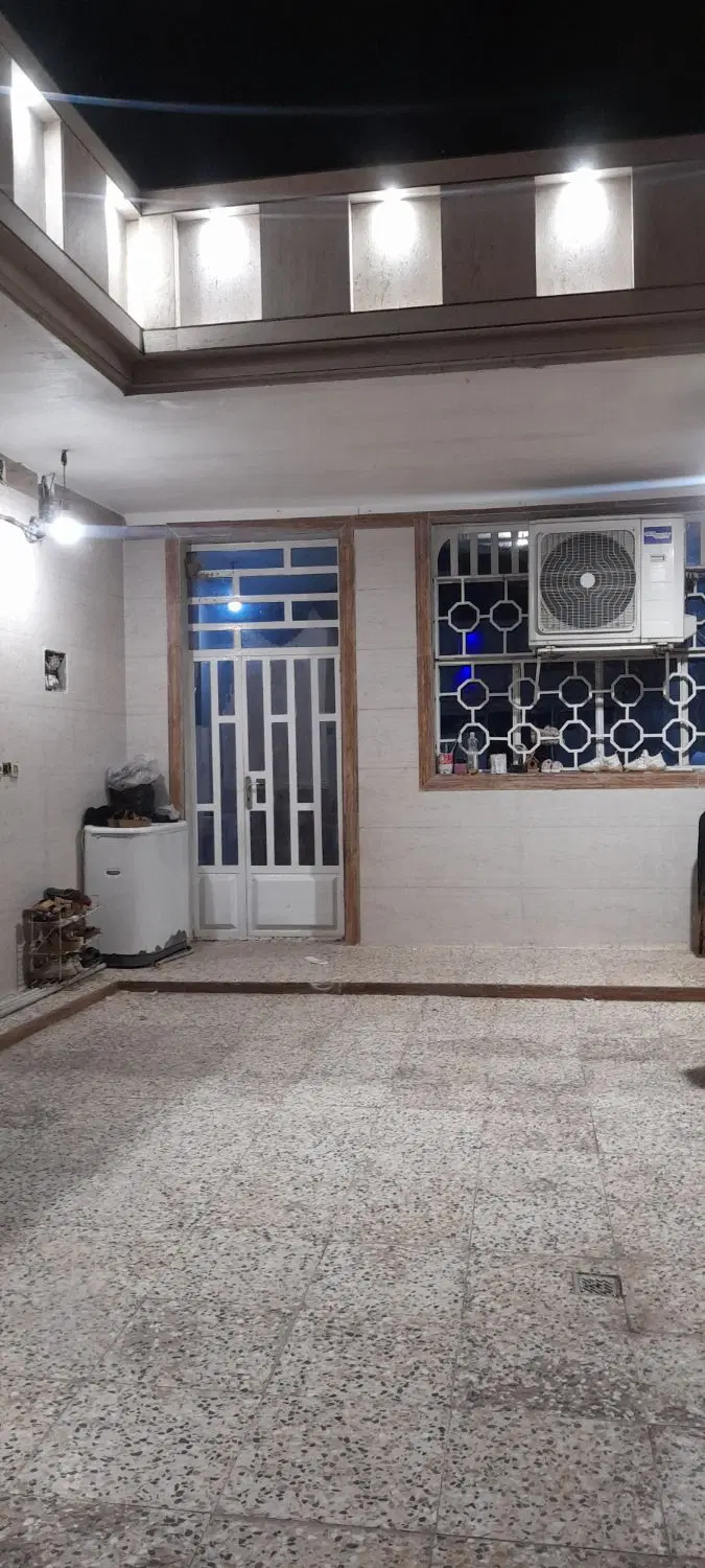 فروش خانه ویلایی ۲۴۰